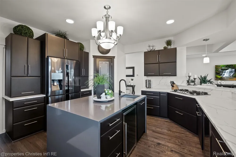 41245 Belvidere Street Harrison Charter Township, MI 48045