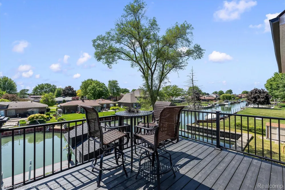41245 Belvidere Street Harrison Charter Township, MI 48045