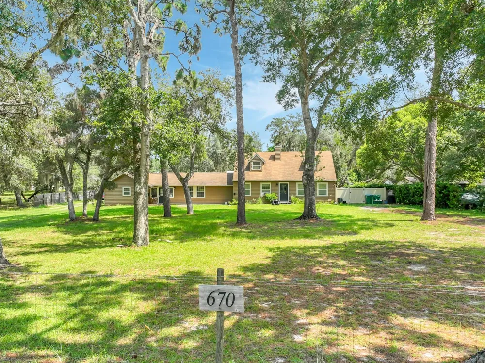 670 E STATE ROAD 46 Geneva, FL 32732