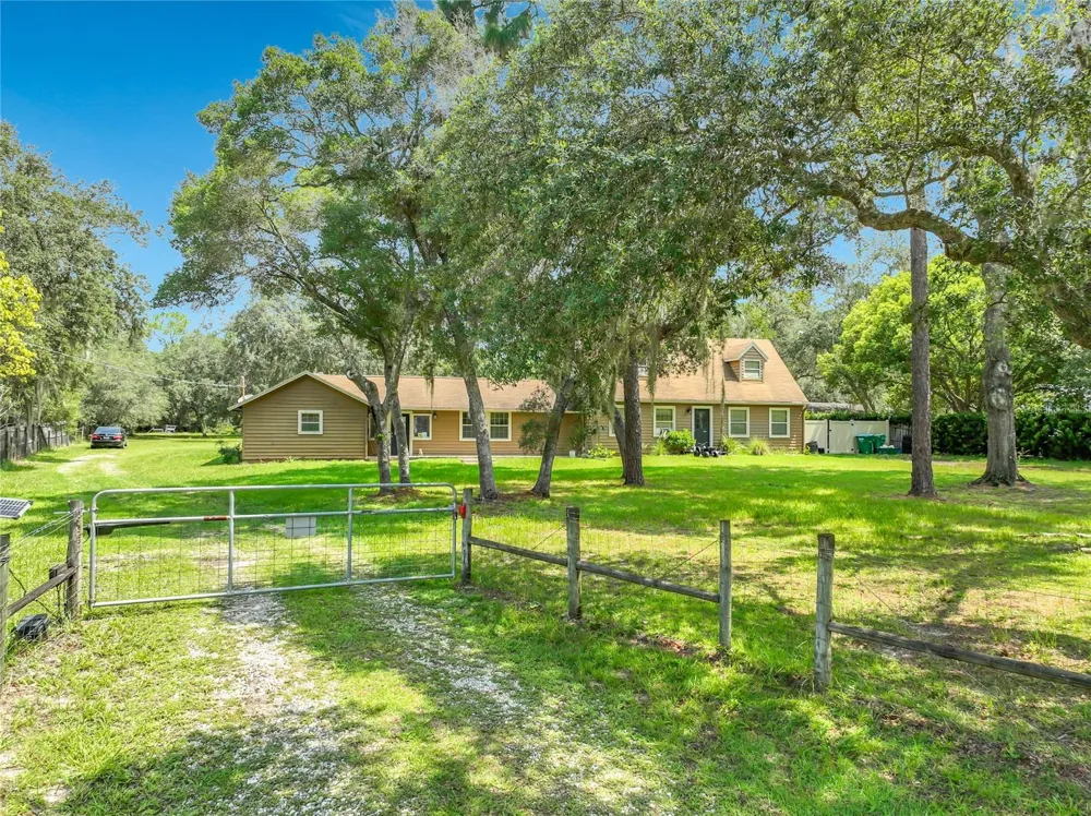 670 E STATE ROAD 46 Geneva, FL 32732