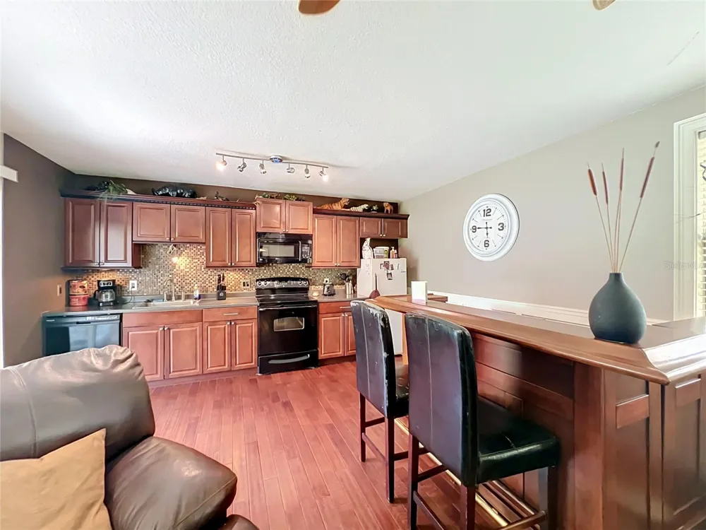 670 E STATE ROAD 46 Geneva, FL 32732