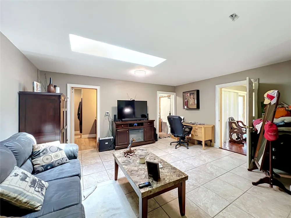 670 E STATE ROAD 46 Geneva, FL 32732