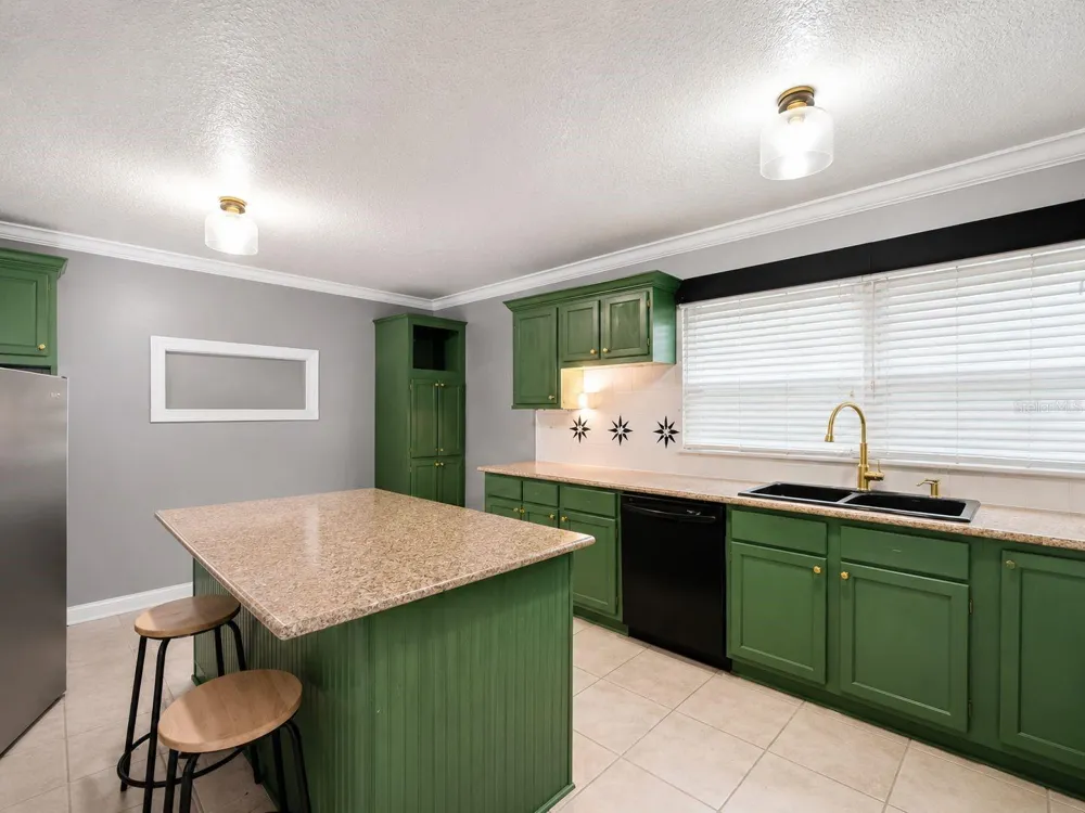 670 E STATE ROAD 46 Geneva, FL 32732