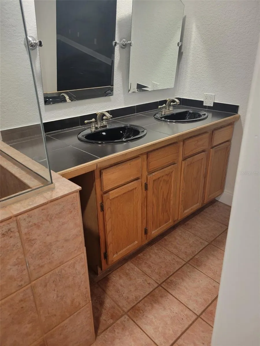 670 E STATE ROAD 46 Geneva, FL 32732