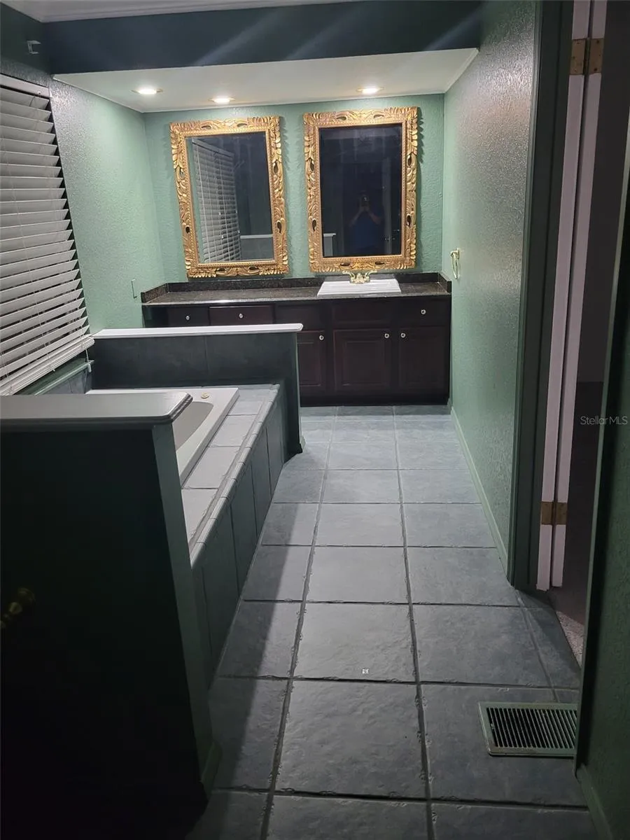 670 E STATE ROAD 46 Geneva, FL 32732