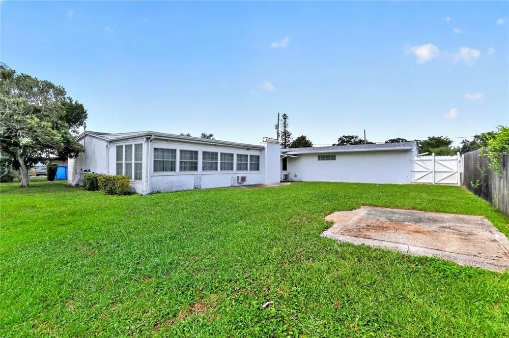 2604 REEF COURT Orlando, FL 32805