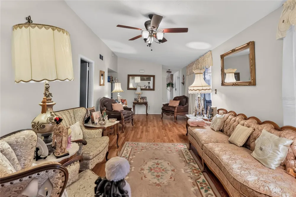 2604 REEF COURT Orlando, FL 32805