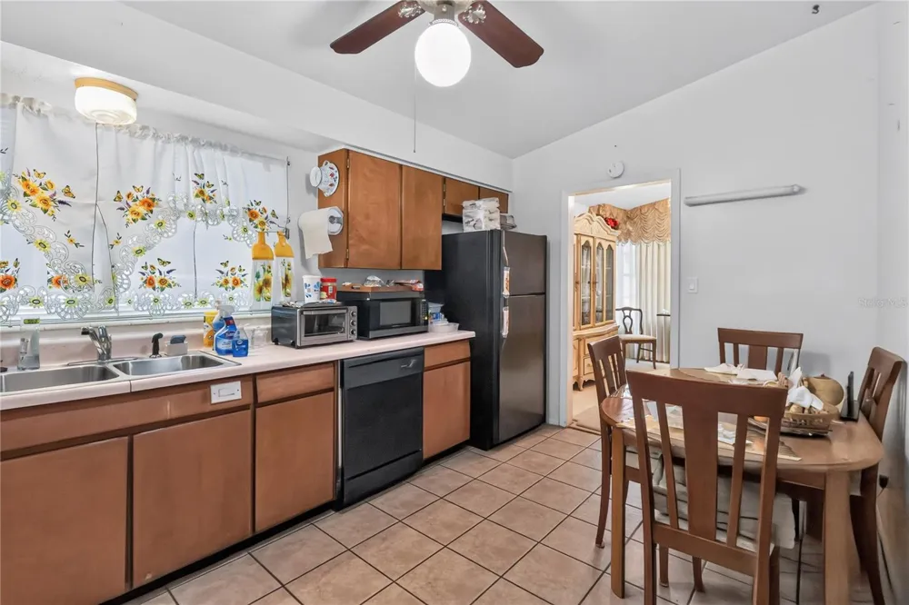 2604 REEF COURT Orlando, FL 32805