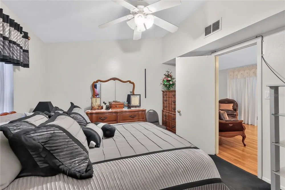 2604 REEF COURT Orlando, FL 32805