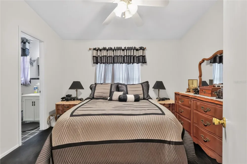 2604 REEF COURT Orlando, FL 32805