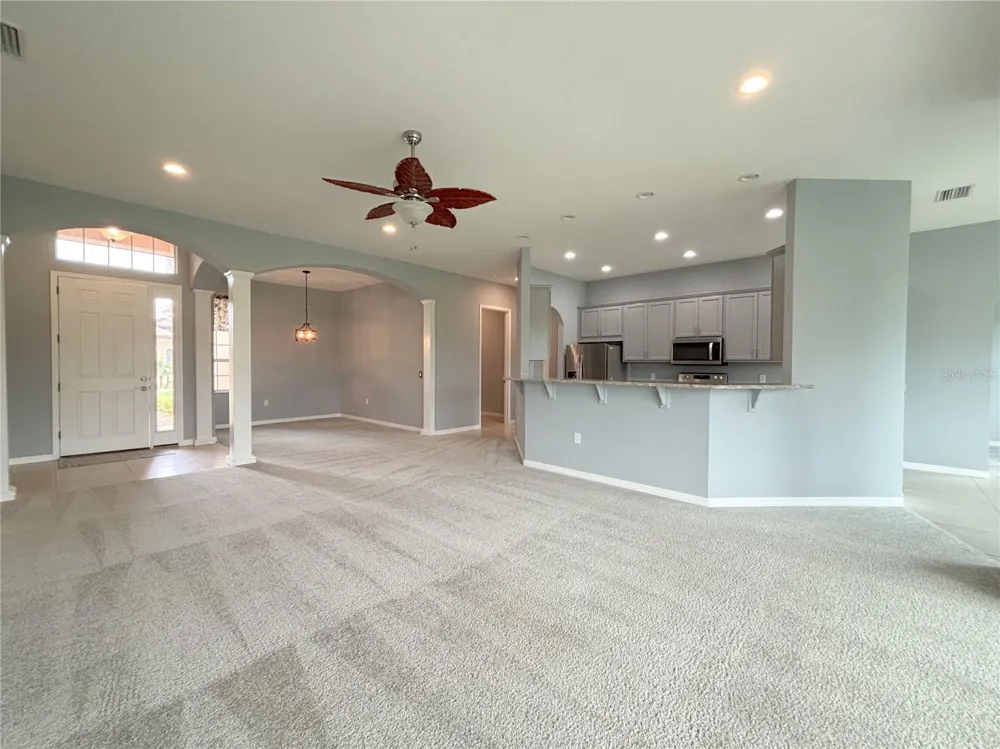 1124 SAWGRASS DRIVE Winter Haven, FL 33884