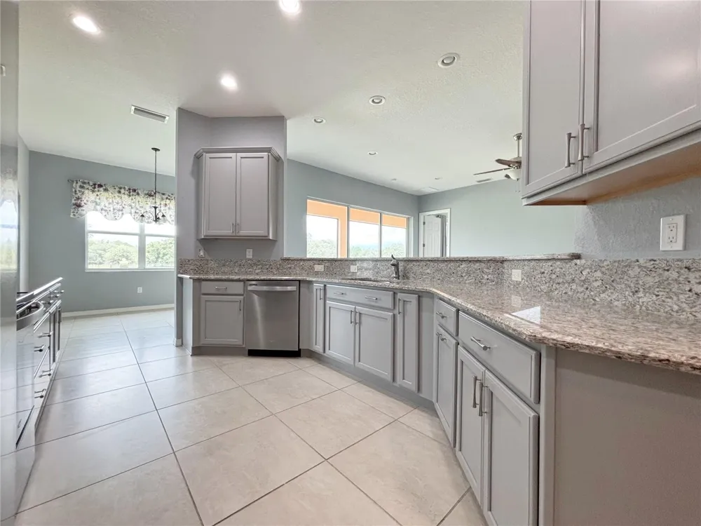 1124 SAWGRASS DRIVE Winter Haven, FL 33884