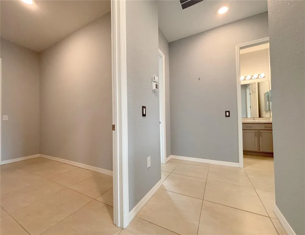 1124 SAWGRASS DRIVE Winter Haven, FL 33884