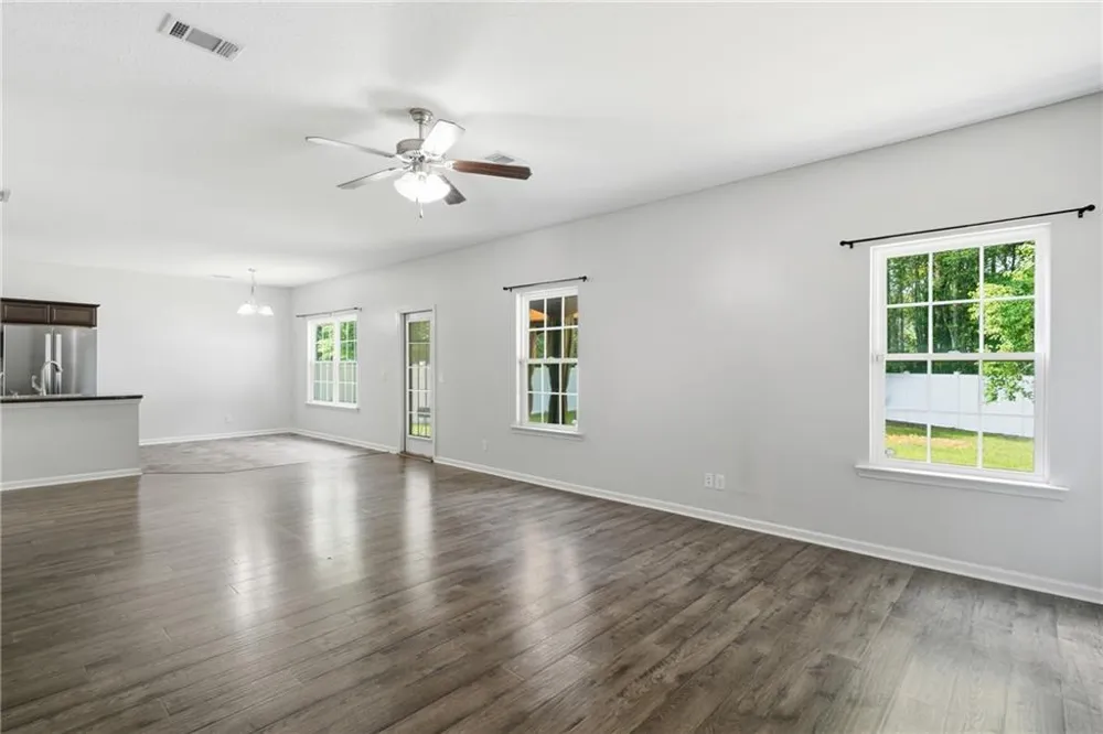 1277 Peacock Trail Hinesville, GA 31313