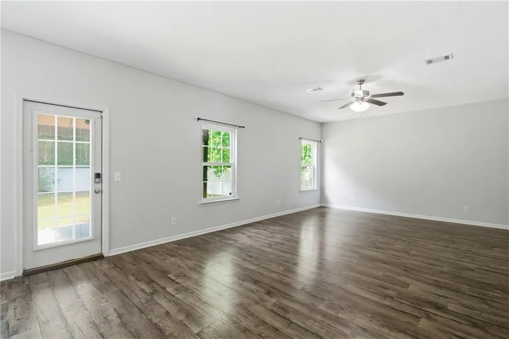 1277 Peacock Trail Hinesville, GA 31313