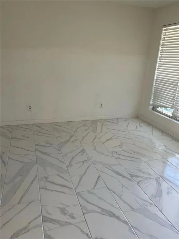 498 Prince Of Wales Stone Mountain, GA 30083