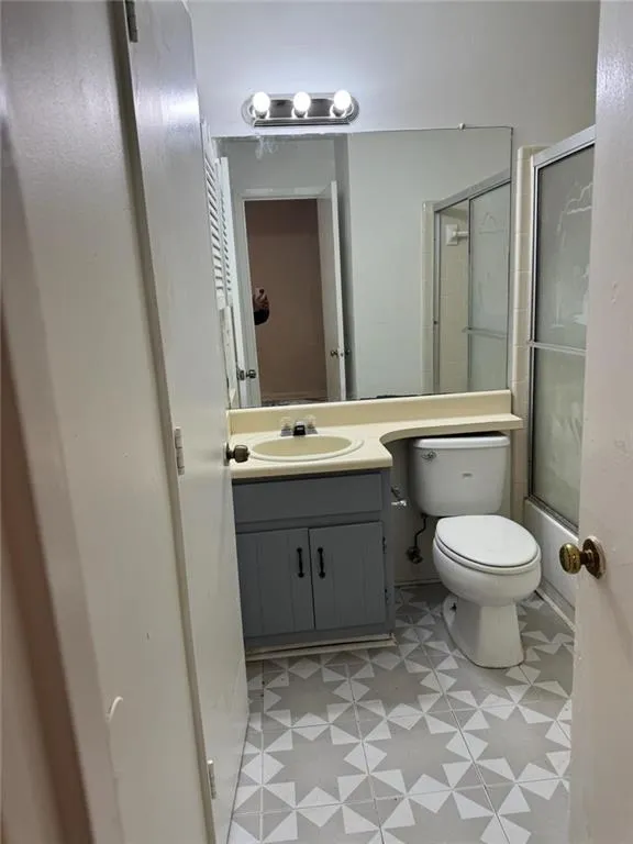 498 Prince Of Wales Stone Mountain, GA 30083