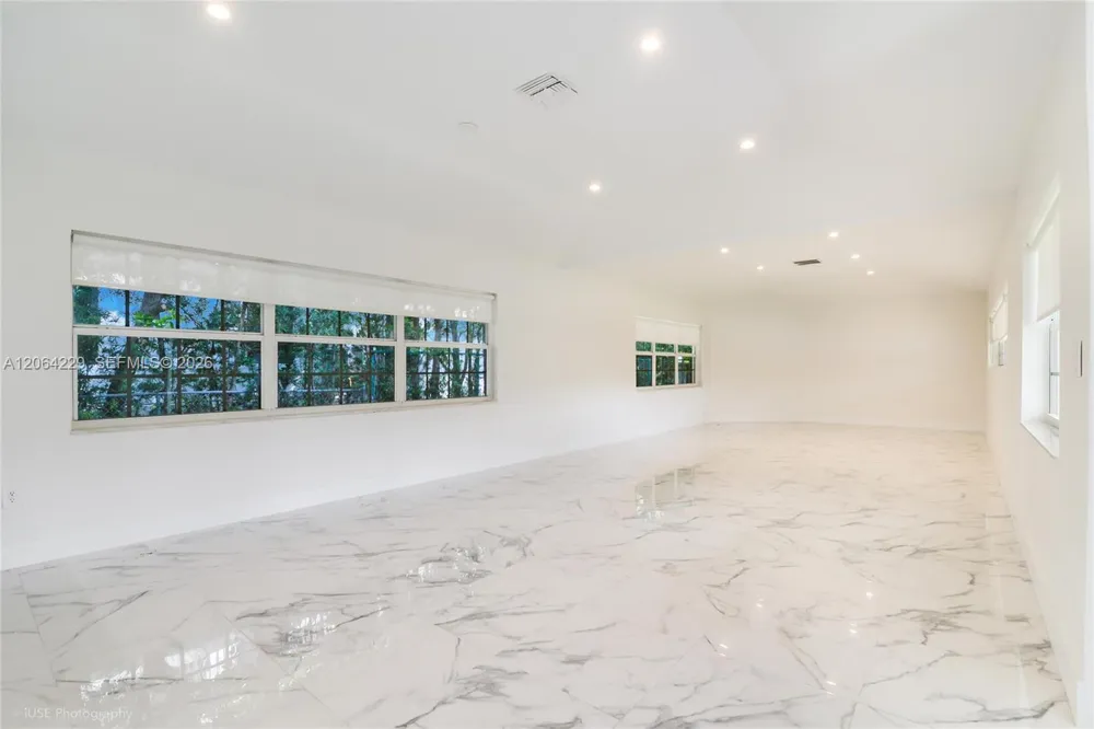 52 Camden Dr Bal Harbour, FL 33154