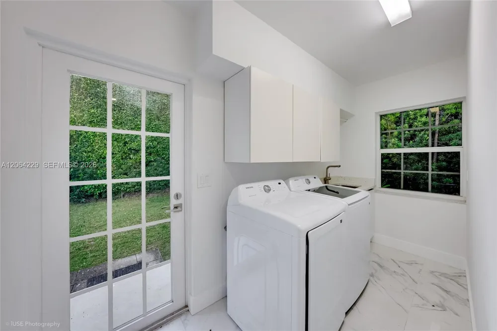 52 Camden Dr Bal Harbour, FL 33154