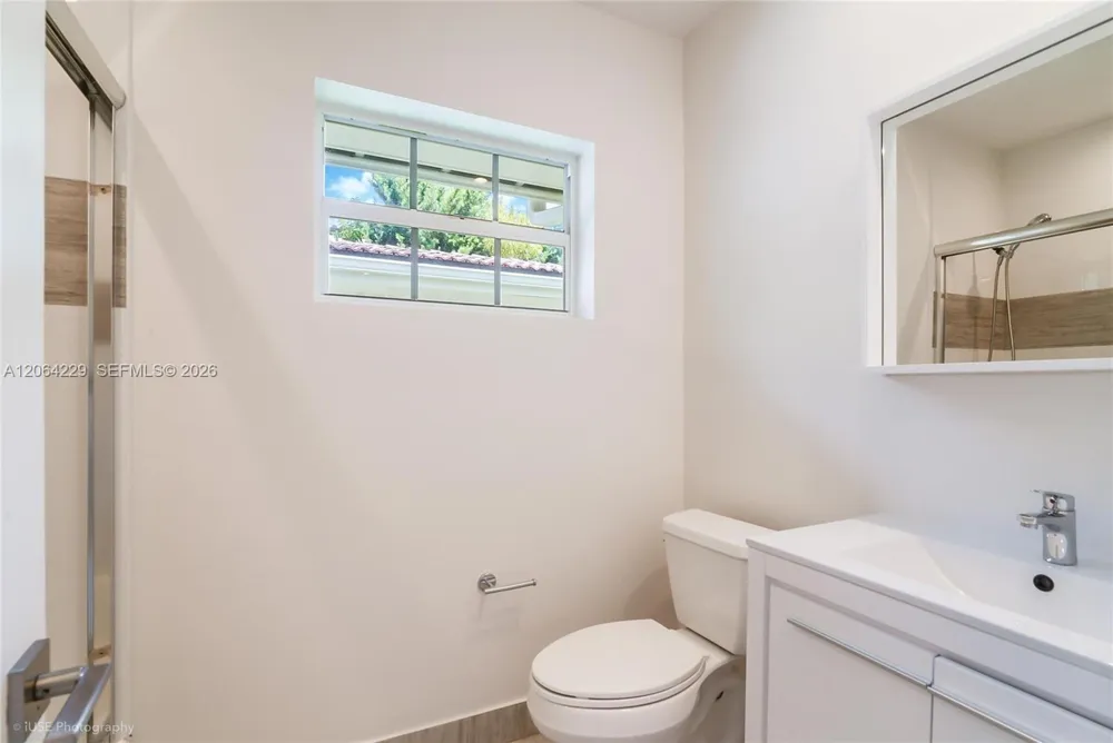 52 Camden Dr Bal Harbour, FL 33154