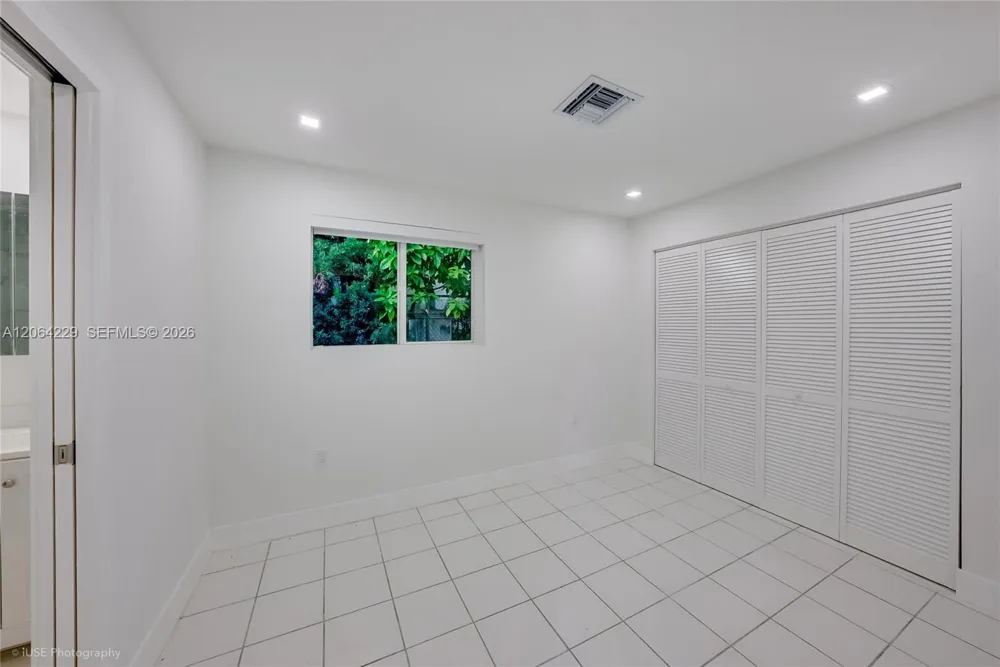 52 Camden Dr Bal Harbour, FL 33154