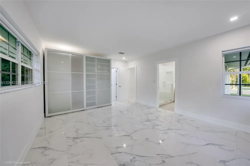 52 Camden Dr Bal Harbour, FL 33154