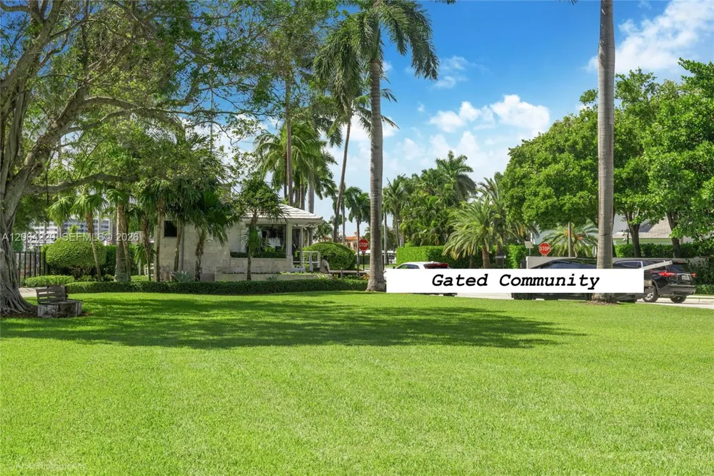 52 Camden Dr Bal Harbour, FL 33154