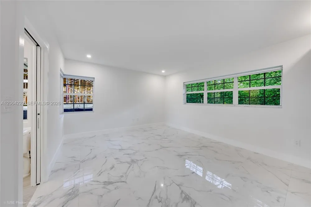 52 Camden Dr Bal Harbour, FL 33154
