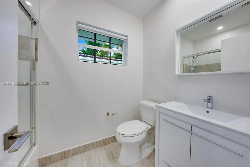 52 Camden Dr Bal Harbour, FL 33154