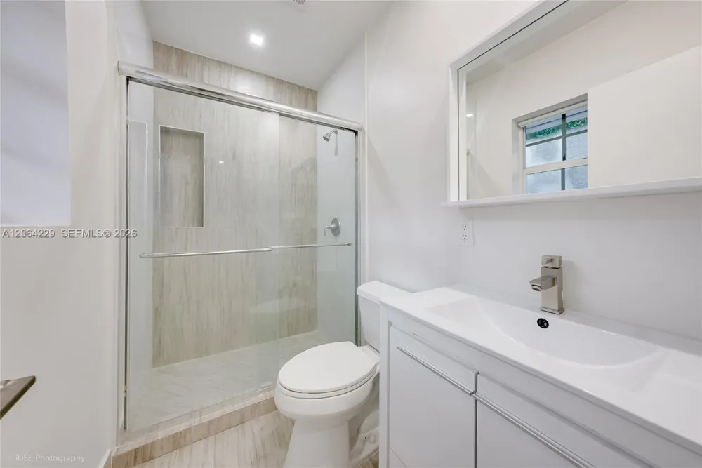 52 Camden Dr Bal Harbour, FL 33154