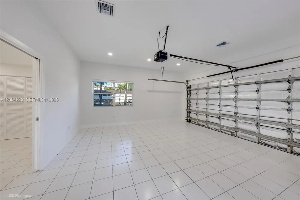 52 Camden Dr Bal Harbour, FL 33154