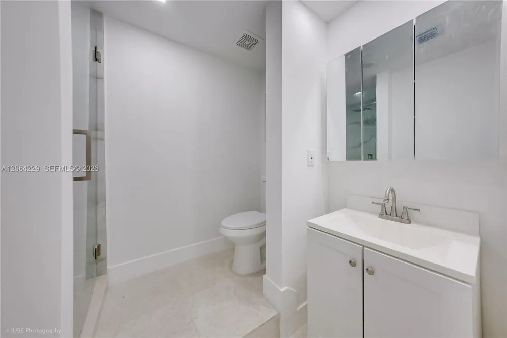 52 Camden Dr Bal Harbour, FL 33154
