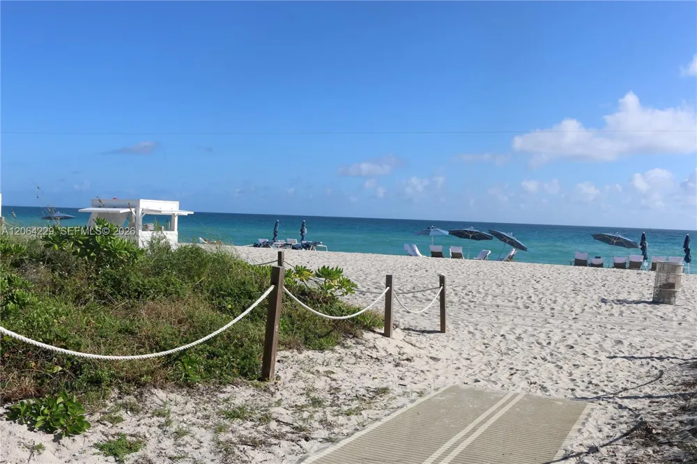 52 Camden Dr Bal Harbour, FL 33154