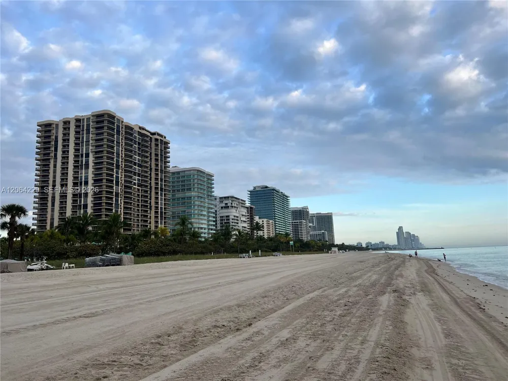 52 Camden Dr Bal Harbour, FL 33154