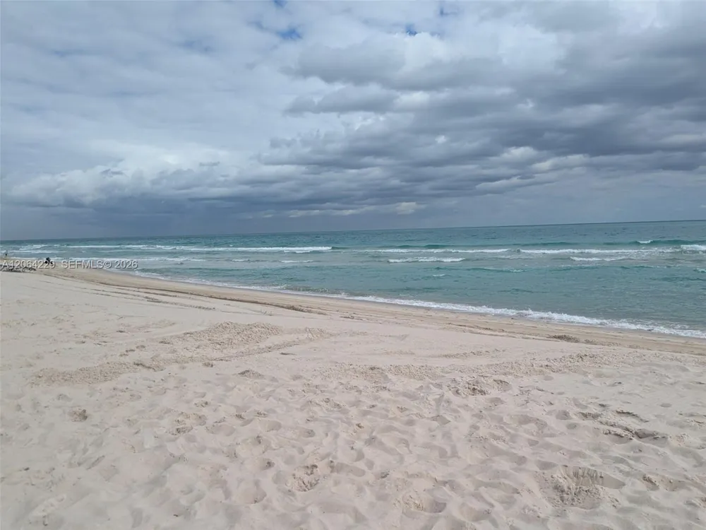 52 Camden Dr Bal Harbour, FL 33154