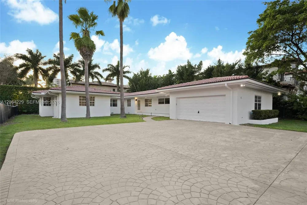 52 Camden Dr Bal Harbour, FL 33154