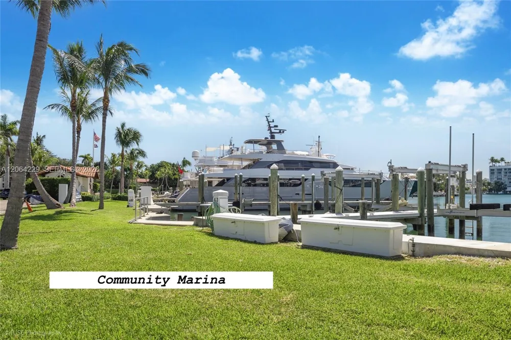 52 Camden Dr Bal Harbour, FL 33154