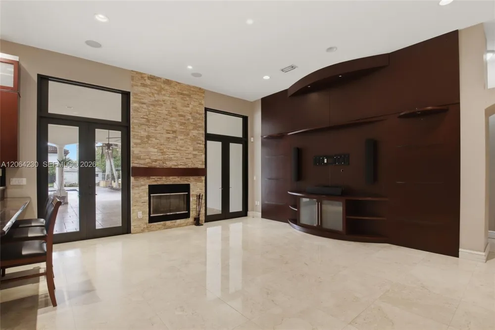 6200 SW 97th Ave Miami, FL 33173