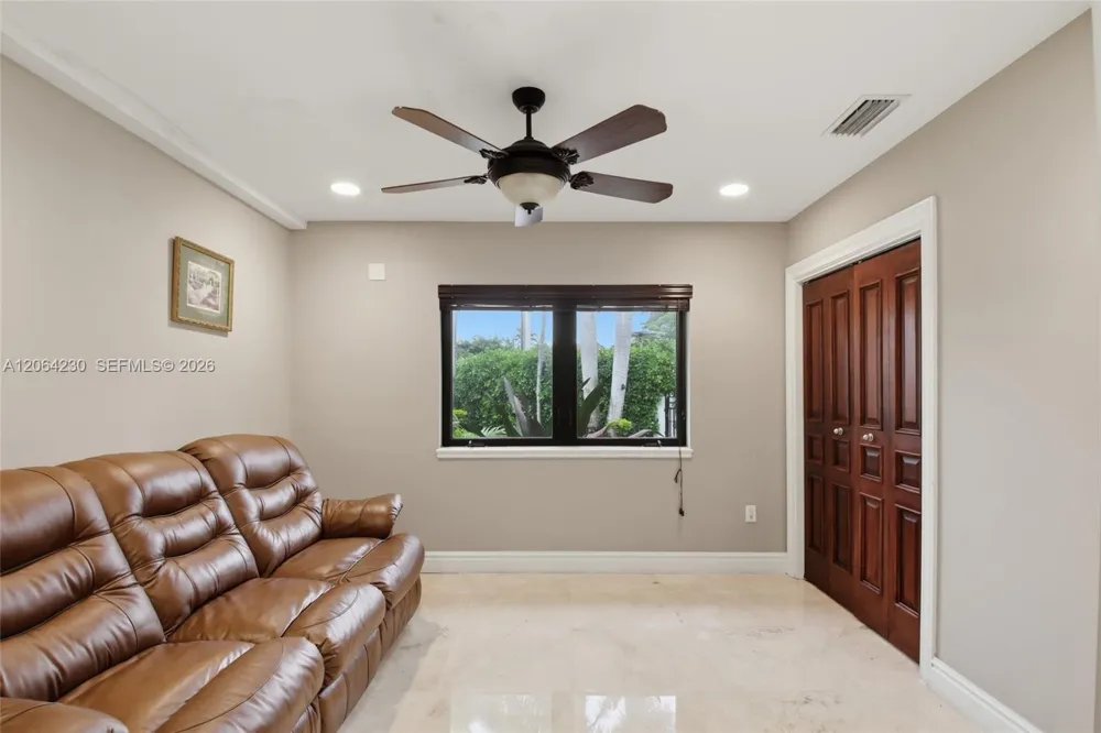6200 SW 97th Ave Miami, FL 33173