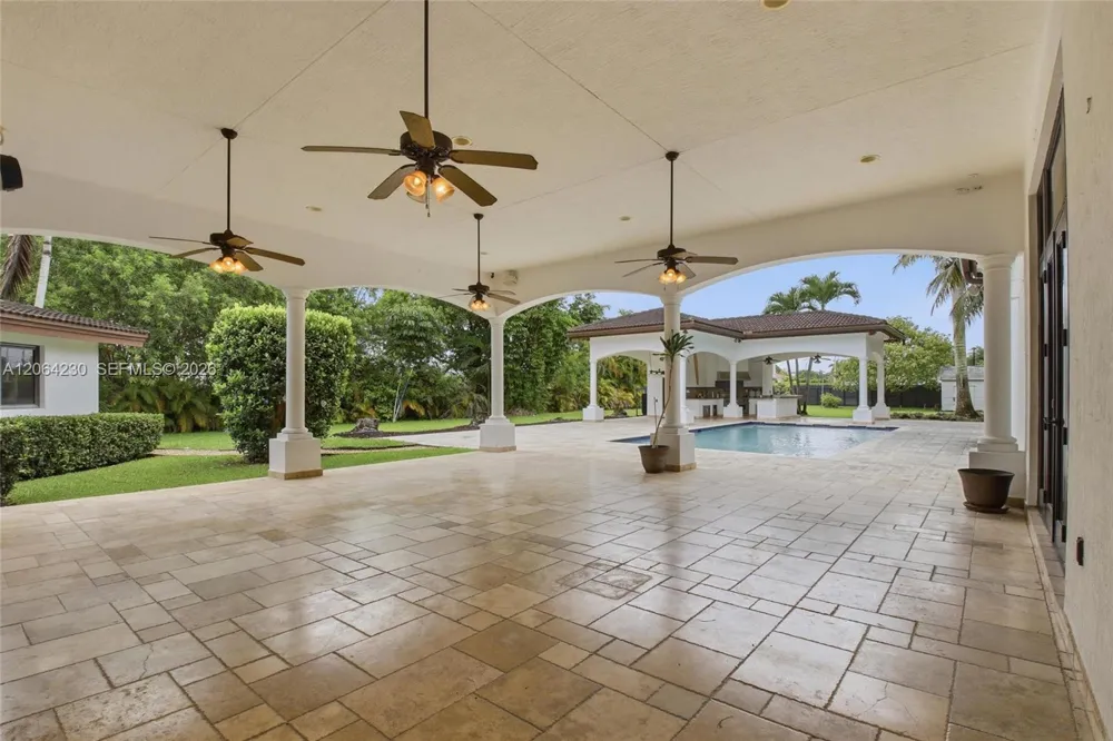 6200 SW 97th Ave Miami, FL 33173