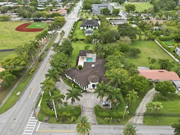 6200 SW 97th Ave Miami, FL 33173