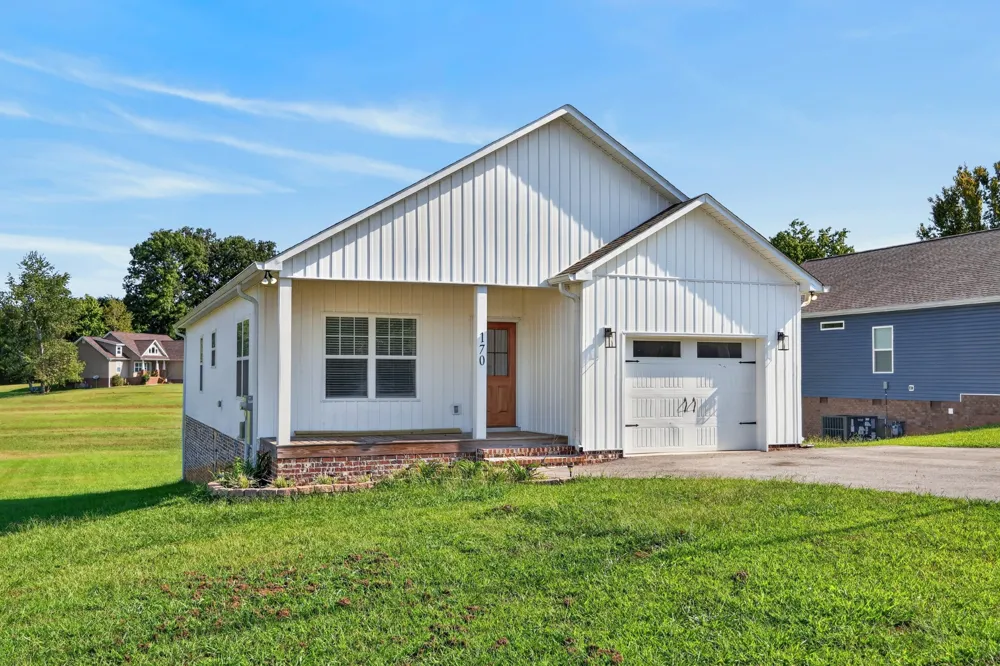 170 Honeysuckle Ln Sparta, TN 38583