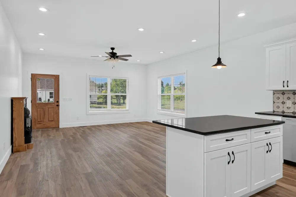 170 Honeysuckle Ln Sparta, TN 38583