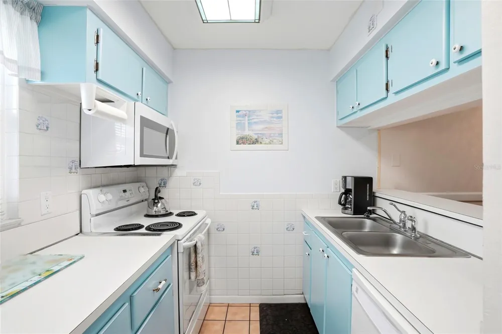320 MEDALLION BOULEVARD #H Madeira Beach, FL 33708