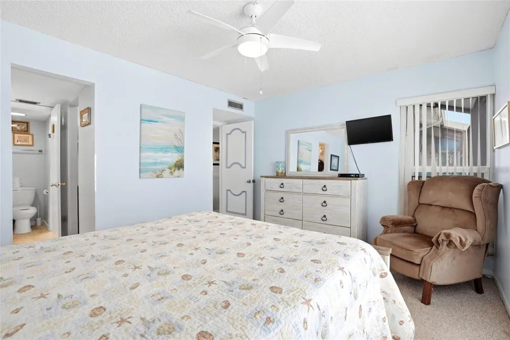 320 MEDALLION BOULEVARD #H Madeira Beach, FL 33708