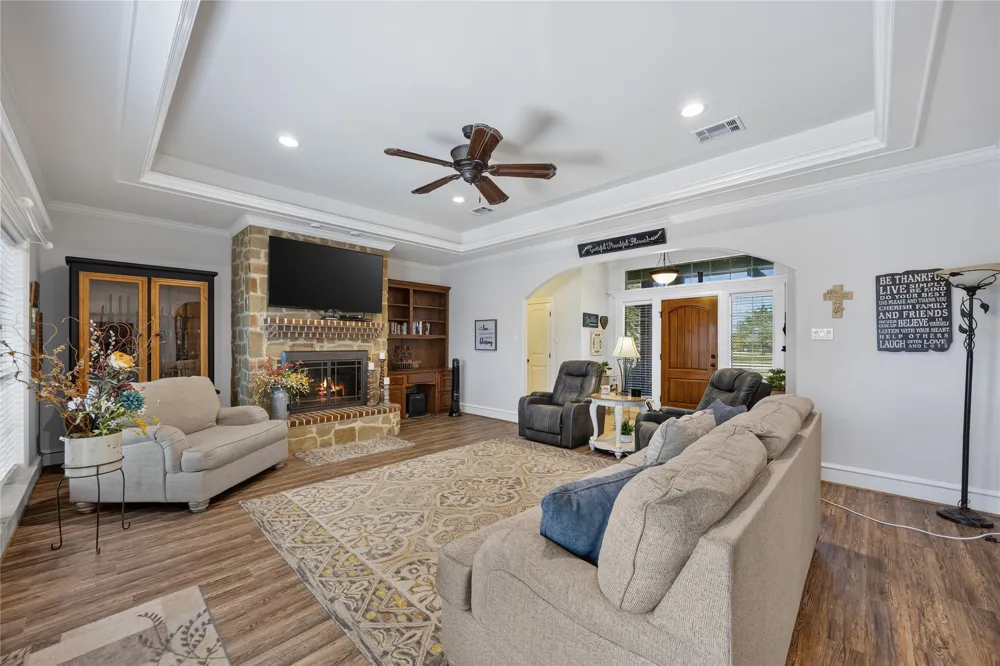 1354 Shadow Lakes Drive Wills Point, TX 75169