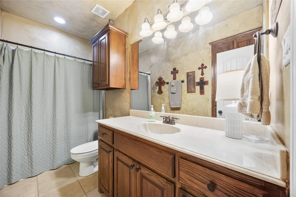 1354 Shadow Lakes Drive Wills Point, TX 75169