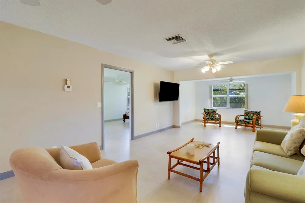 129 Mockingbird Lane Delray Beach, FL 33445