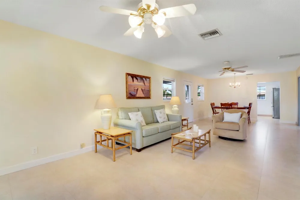 129 Mockingbird Lane Delray Beach, FL 33445
