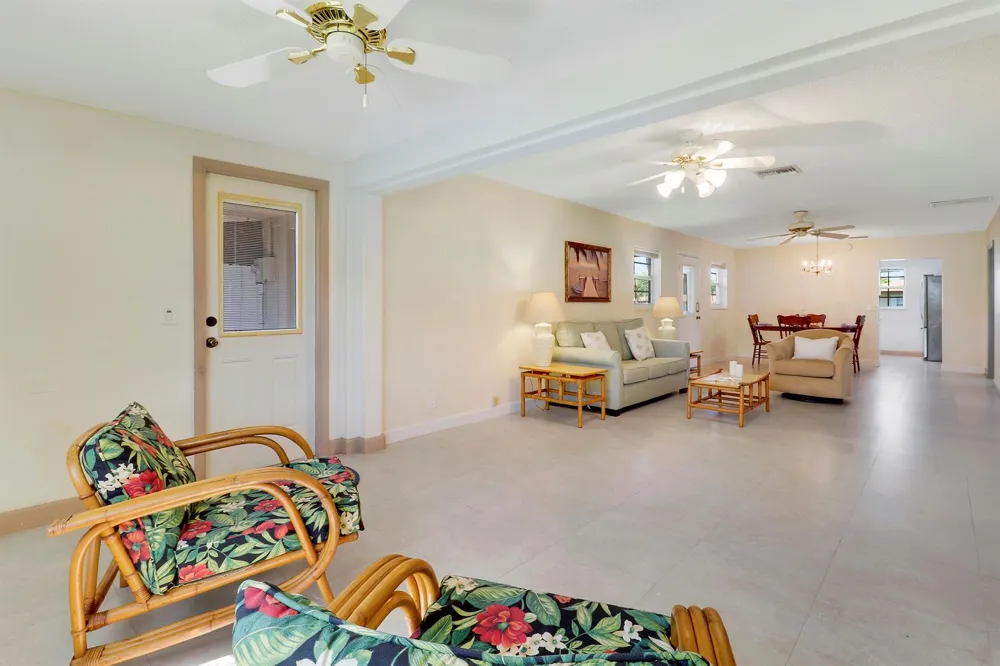 129 Mockingbird Lane Delray Beach, FL 33445